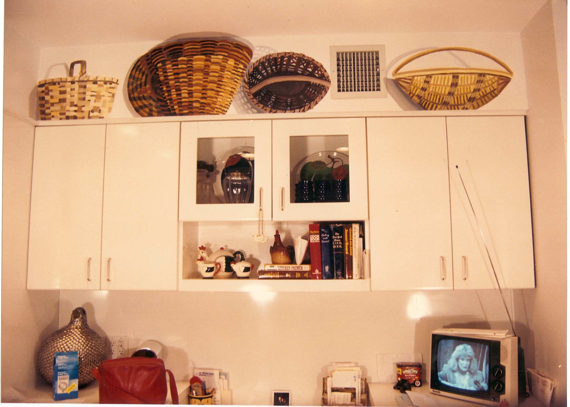 decorating with baskets on a kitchen the wall